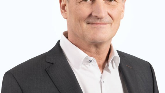 Manfred Simmet High resolution_Medium.jpeg (46.4 KB)