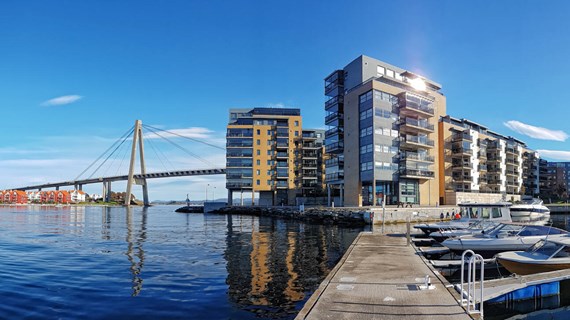 Stavanger Pier (124047106)_Large.jpeg (230.5 KB)