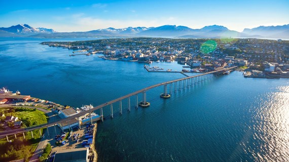 Tromsø Bridge, Norway (411507872)_Medium.jpeg (241.7 KB)